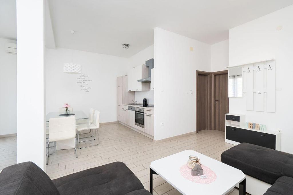 Apartments Grubisic - Sibenik - Parking Included المظهر الخارجي الصورة
