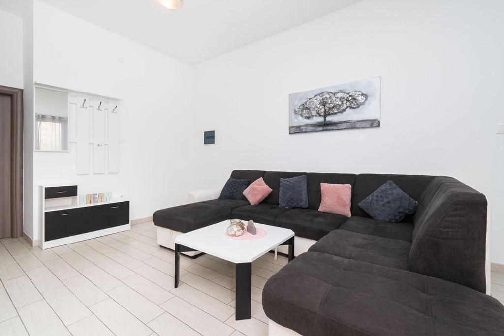 Apartments Grubisic - Sibenik - Parking Included المظهر الخارجي الصورة