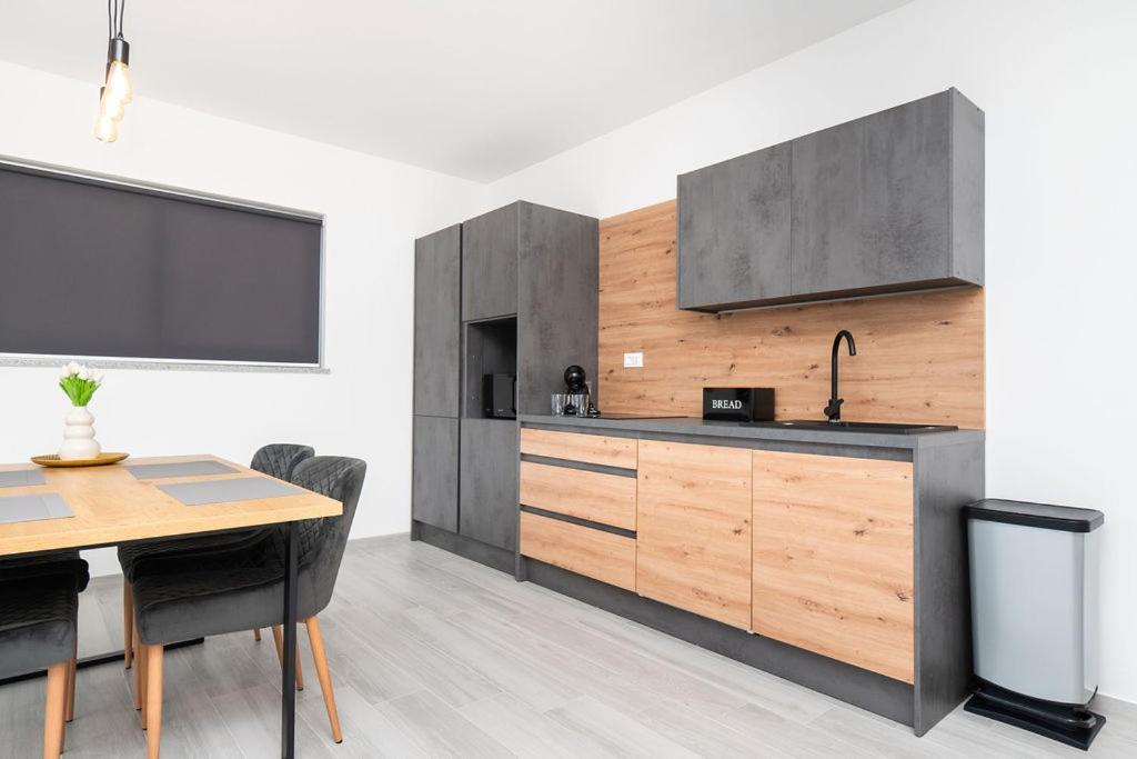 Apartments Grubisic - Sibenik - Parking Included الغرفة الصورة
