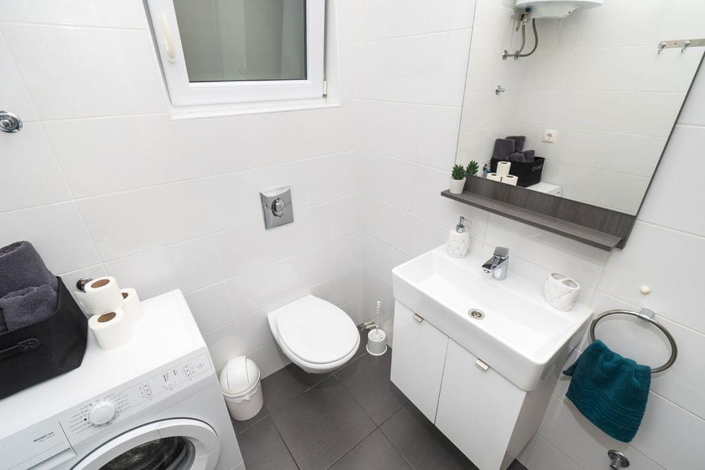 Apartments Grubisic - Sibenik - Parking Included الغرفة الصورة